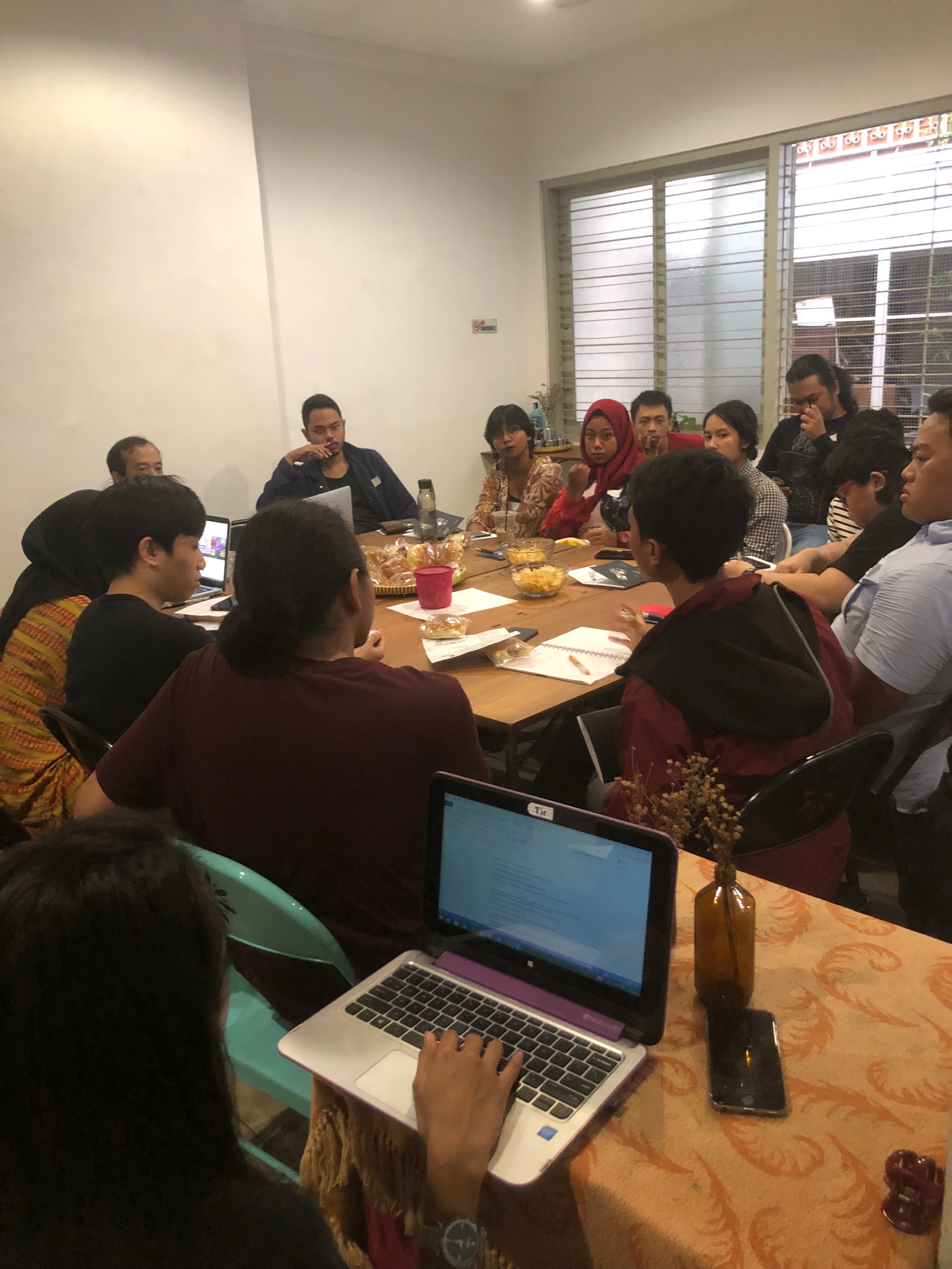 Catatan diskusi “Kontrak kerja Freelance di industri media dan kreatif”